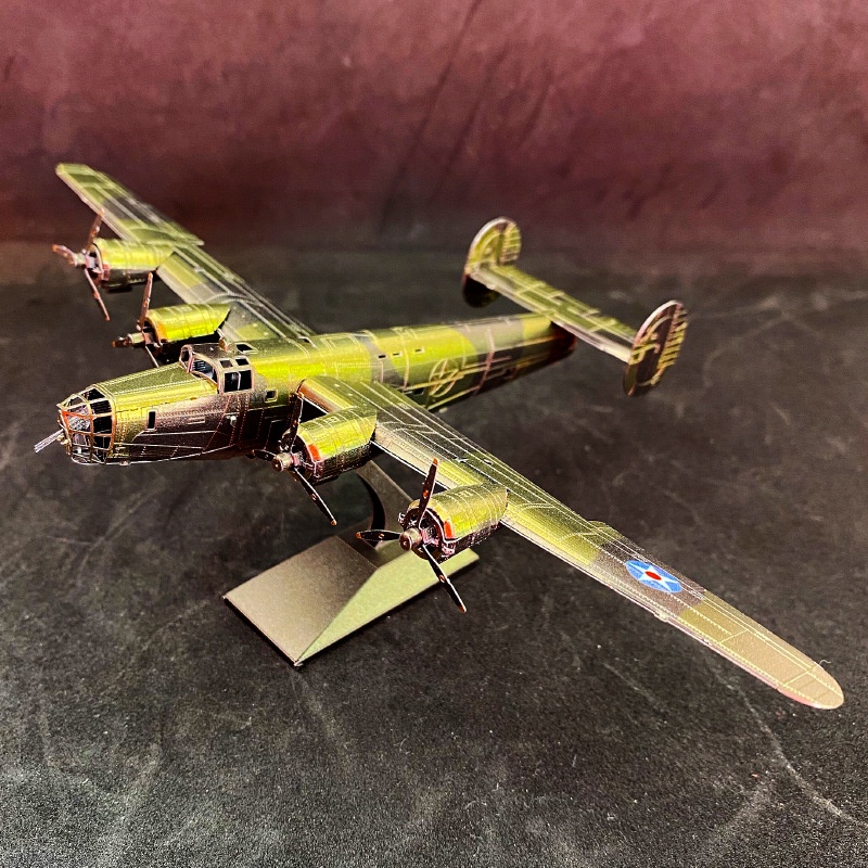 Mô Hình 3D Kim Loại Lắp Ráp Máy Bay Ném Bom B-24 Liberator
