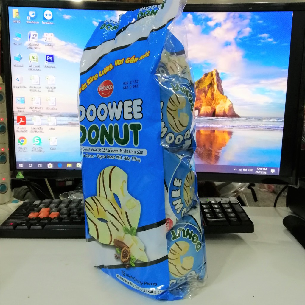Bánh Doowee Donut Phủ Sôcôla Trắng Nhân Kem Sữa (Gói 12 cái)