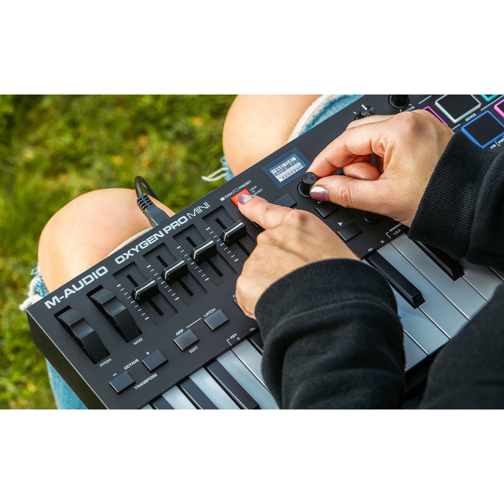 M-Audio OXYGEN PRO MINI - Midi controller 32 phím dòng PRO - Hãng Mỹ