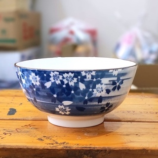 Tô gốm tráng men có họa tiết