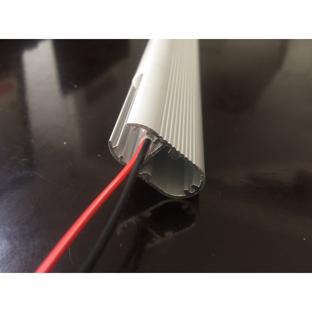 Thanh suốt LED tủ quần áo, Gồm đèn led 12V loại 10W/m. Chất liệu nhôm, Kt 30*15mm. Dùng thêm Nguồn 12v. BH 1 năm