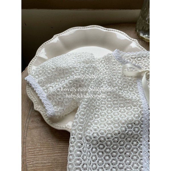 Áo Khoác Cardigan Ren Mỏng Bé Gái Jennybebe style Hàn Quốc Màu Trắng Tiểu Thư