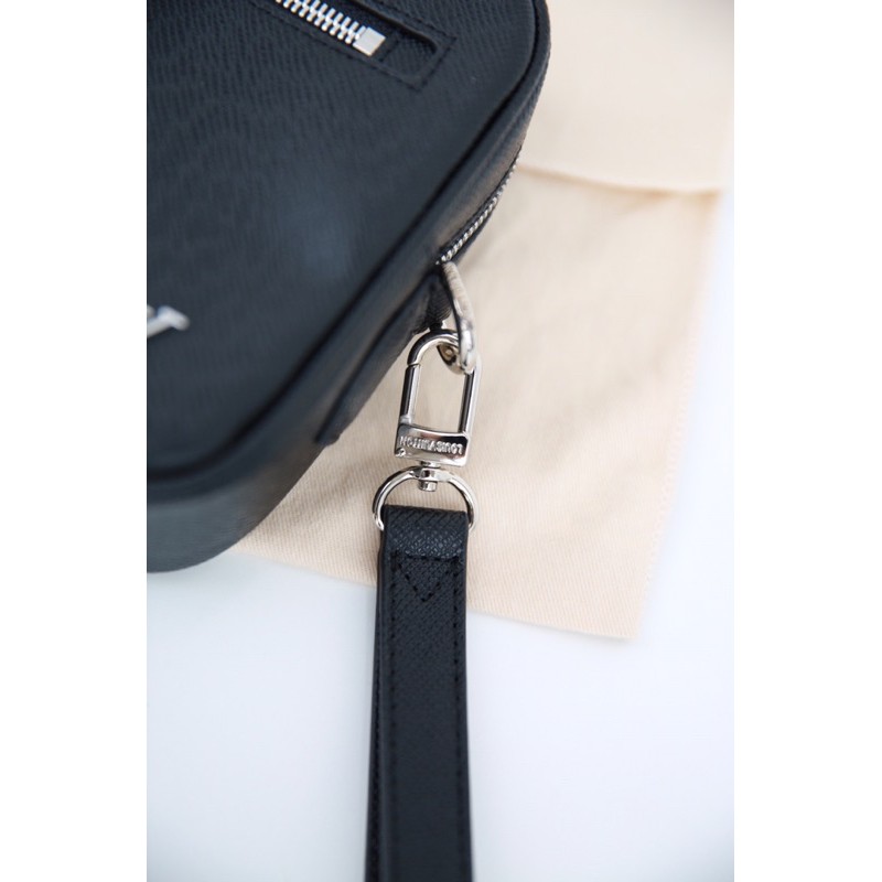 Túi cầm tay POCHETTE KASAI dáng hộp hoạ tiết hoa đen trơn fullbox có hộp