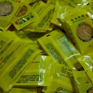 4 BÔNG HOA CÚC ĐẠI ĐÓA