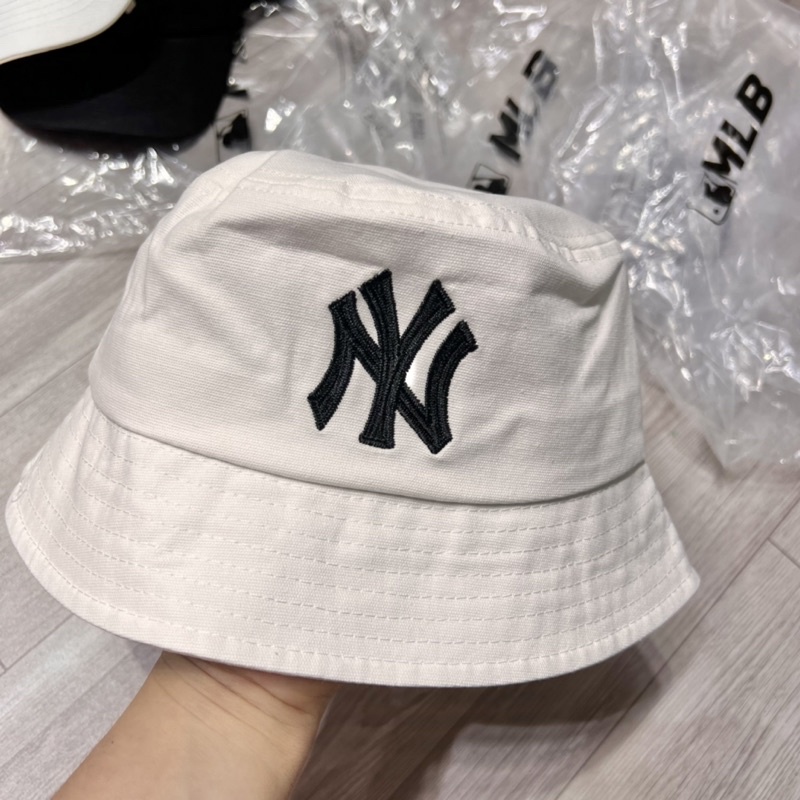 Nón tròn MLB logo thêu đen,trắng full tag