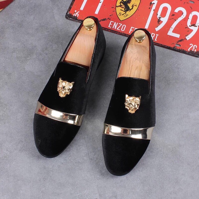 Giày lười nam đính hổ vàng