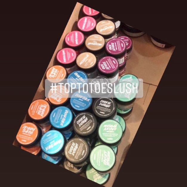 CHI ÂN HÈ Tẩy da chết môi Lush lành tính, làm hồng mịn môi CHI ÂN HÈ | BigBuy360 - bigbuy360.vn