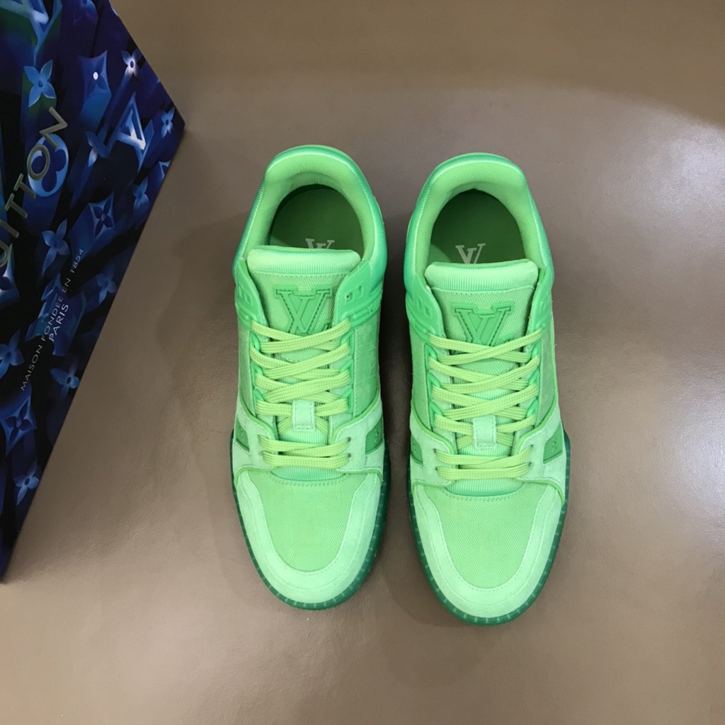 Giày sneakers nam da thật Louis Vuitton LV kiểu dáng thể thao, màu sắc ấn tượng tạo nên sự nổi bật