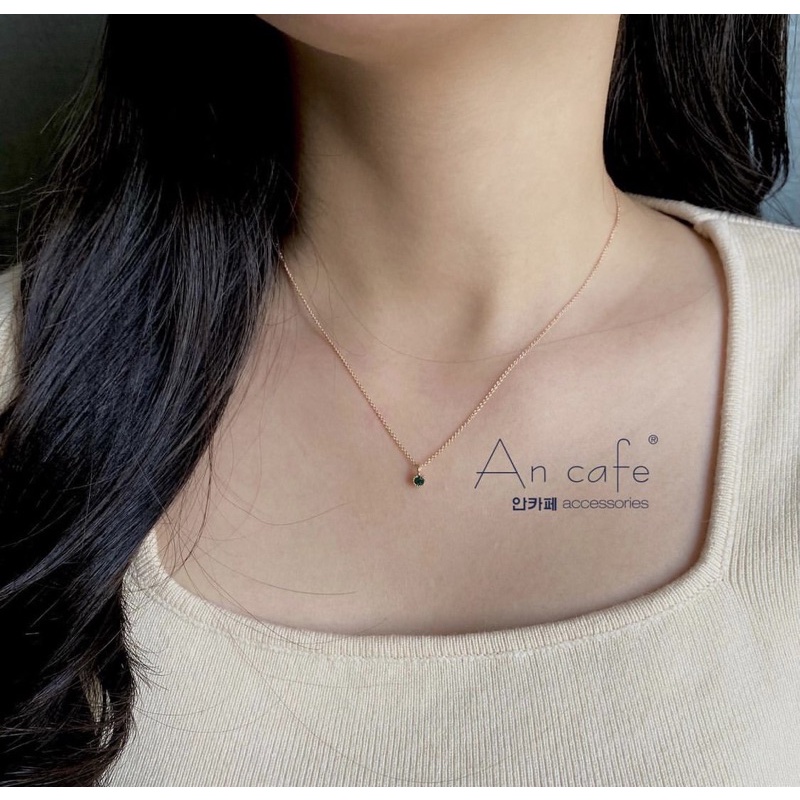 Dây chuyển nữ, mặt đá xanh đậm, thanh mảnh, thanh lịch