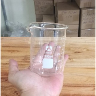 Cốc thủy tinh chịu nhiệt chia vạch 2000ml