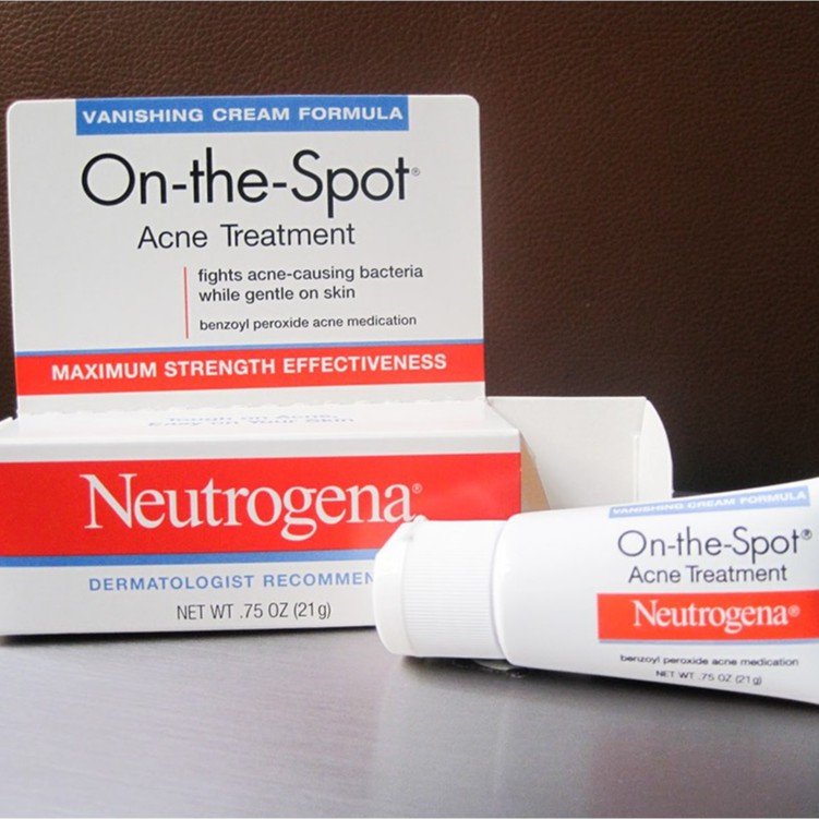 Kem giảm mụn Neutrogena Ance Treatment On the Spot 21gr