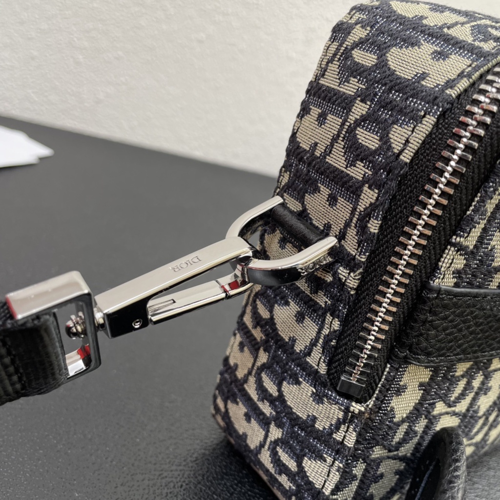 Túi đeo chéo nam da thật thời trang cao cấp Christian Dior CD phong cách trẻ trung, thời thượng