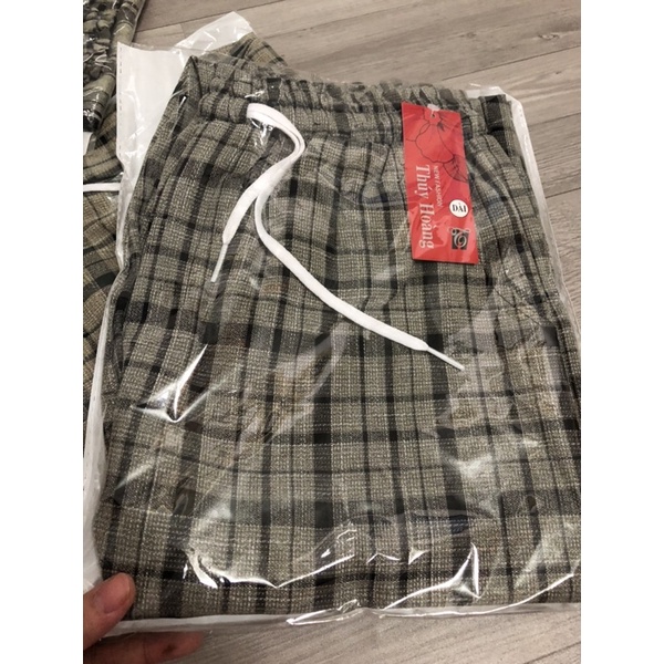 Quần vải sọc caro dài