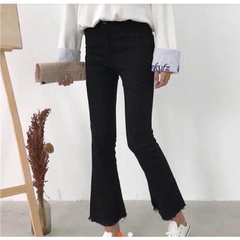 Quần jeans ống loe đen dãn không gấu cạp cao hack dáng