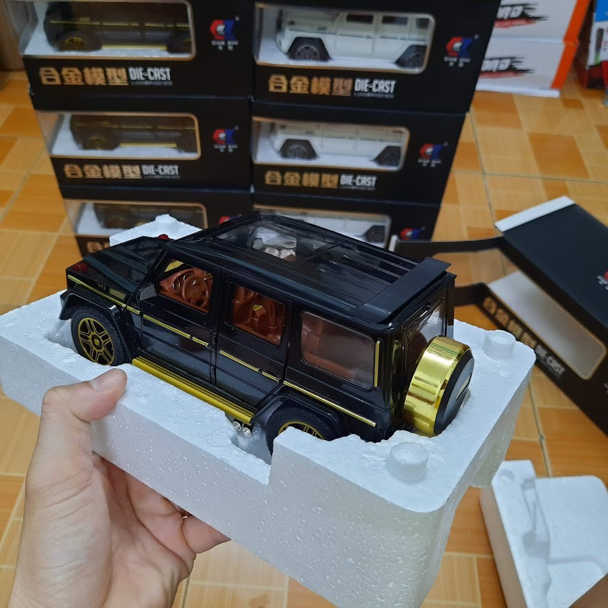 Xe mô hình Mercedes Benz G63 tỉ lệ 1:24 bằng kim loại có âm thanh và đèn