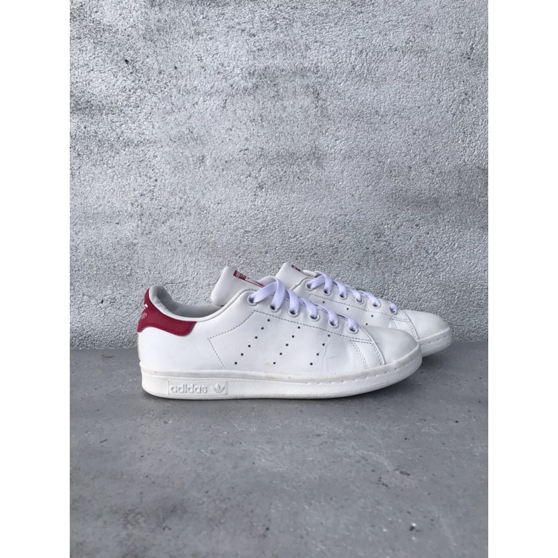 Giày thể thao chính hãng adidas stansmith gót đỏ.2hand real giá rẻ nt check size và màu ạ