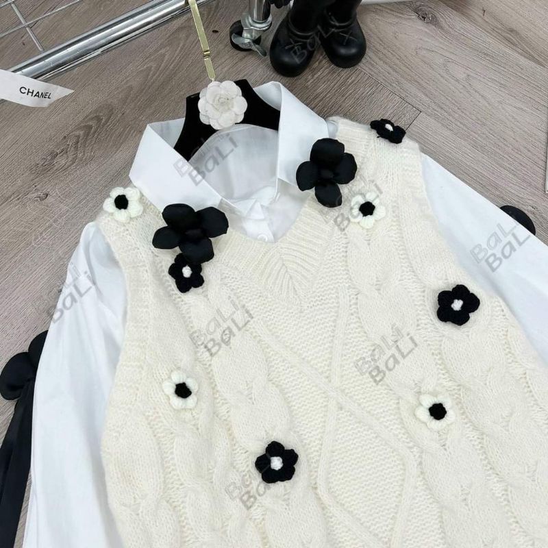 Áo gile mix sơ mi hoa