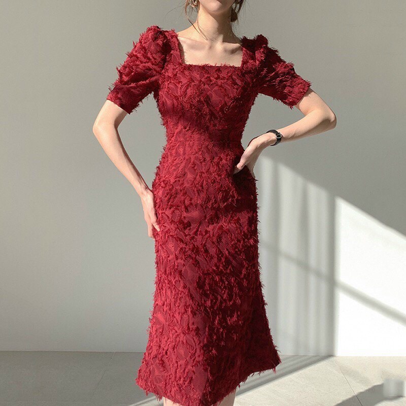 ĐẦM MIDI ĐỎ CỔ VUÔNG REN LÔNG XÙ TAY NGẮN ÔM BODY TÔN DÁNG ULZZANG