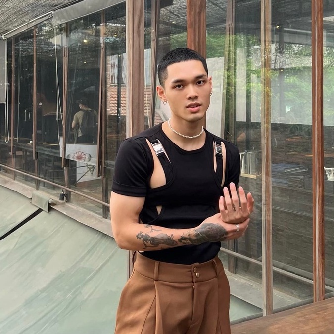 ÁO THUN NAM KHOÁ VAI TAY NGẮN - KEYOME