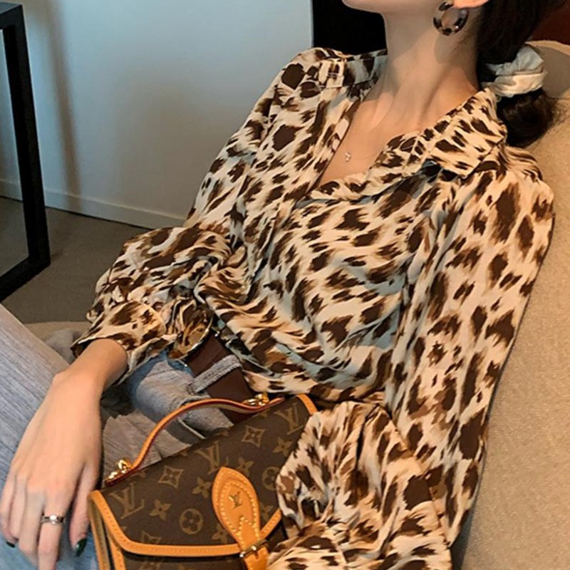 Áo sơ mi nữ tay dài họa tiết da báo cá tính thời trang