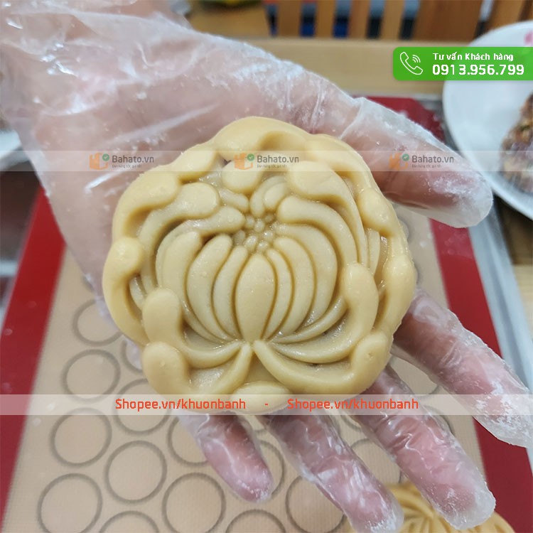 Khuôn bánh trung thu lò xo 1 mặt hoa cúc 150g