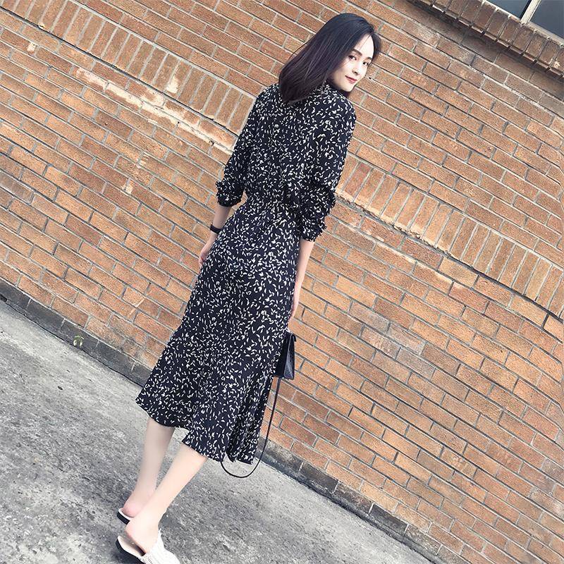 Silly Dress - Đầm dài đính kết hoa nổi dáng ôm xếp lớp bất cân xứng