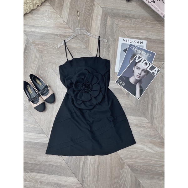 Váy 2 dây xếp hoa thiết kế