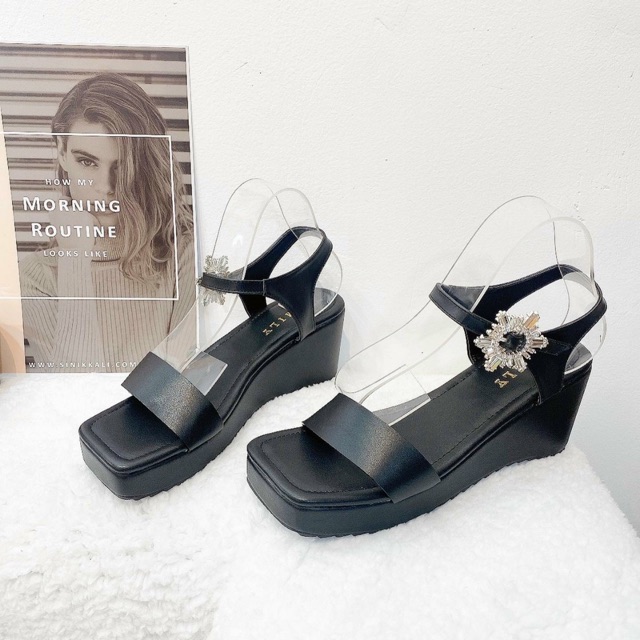 SANDAL XUỒNG BẢN NGANG KHOÁ GÀI HOA