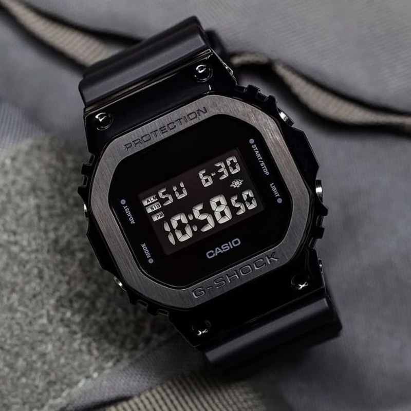 Đồng hồ nam Casio G-Shock GM-5600B-1