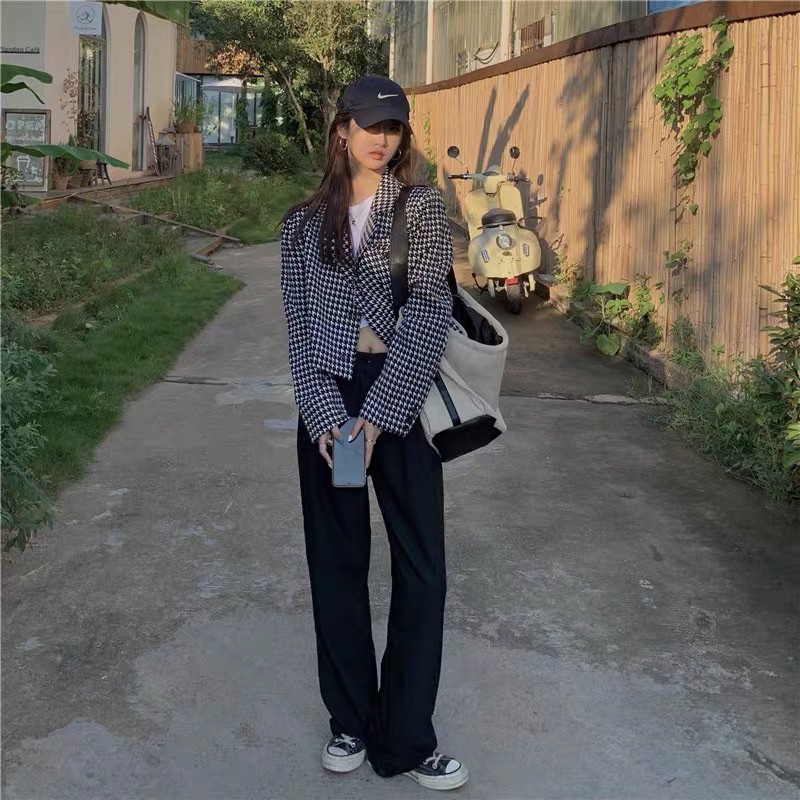 Áo blazer dáng ngắn croptop kẻ caro đen trắng freesize