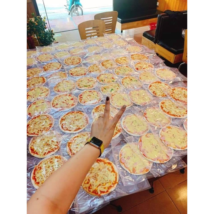 Pizza Men Tự Nhiên Làm Sẵn Đủ Vị Hải Sản - Xúc Xích - Bò Ngô - Thịt Nguội - Double Cheese - Xúc Xích Thịt Nguội