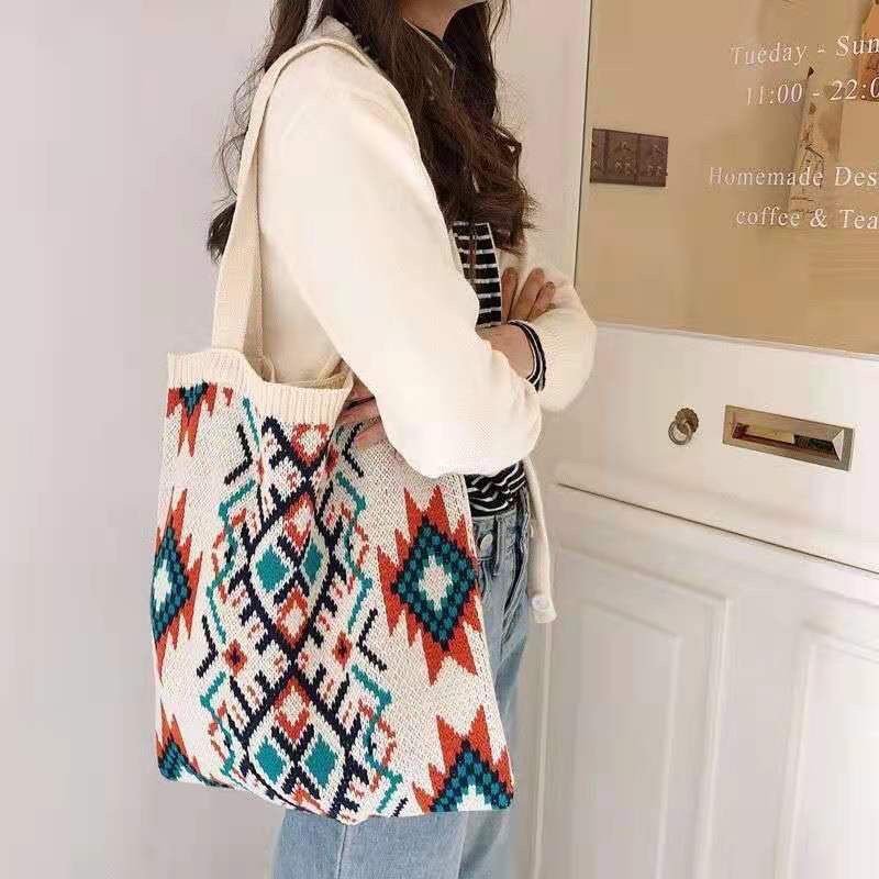 【New& Free Shipment】Floral Knit Shoulder Bag Large Capacity Lazy Style Handbag
