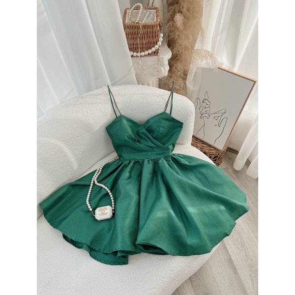 Đầm hai dây cúp ngực xếp ly