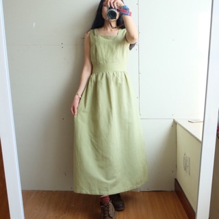 Đầm linen xanh bơ