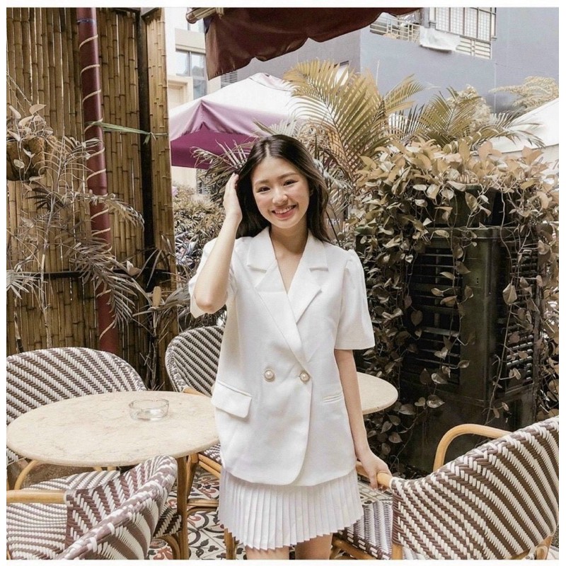 Set TRẮNG ÁO VÉT VÀ ĐEN LỆCH VAI + CHÂN VÁY XẾP LY. Hàng Hiếm