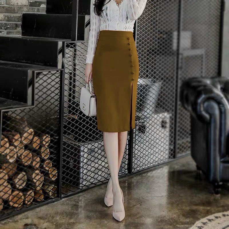 Váy công sở xẻ tà trước đính cúc | BigBuy360 - bigbuy360.vn