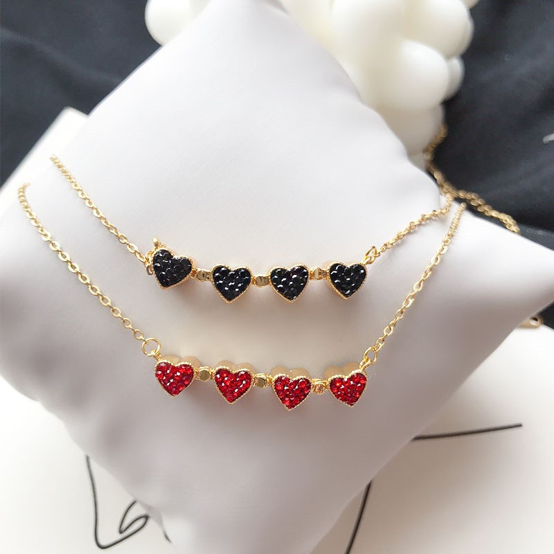 Vòng cổ Red Clover Titanium Lucky Love mặt kim cương pha lê