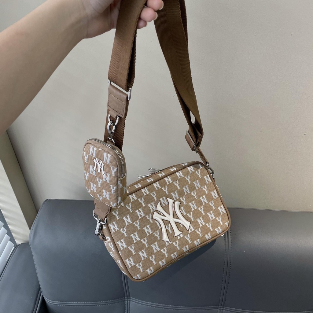 ✅  Túi đeo chéo MLB MONOGRAM Jacquard Cross Bag NEW YORK YANKEES - Beige 3ACRM041N-50BGS | CÓ SẴN HÀNG