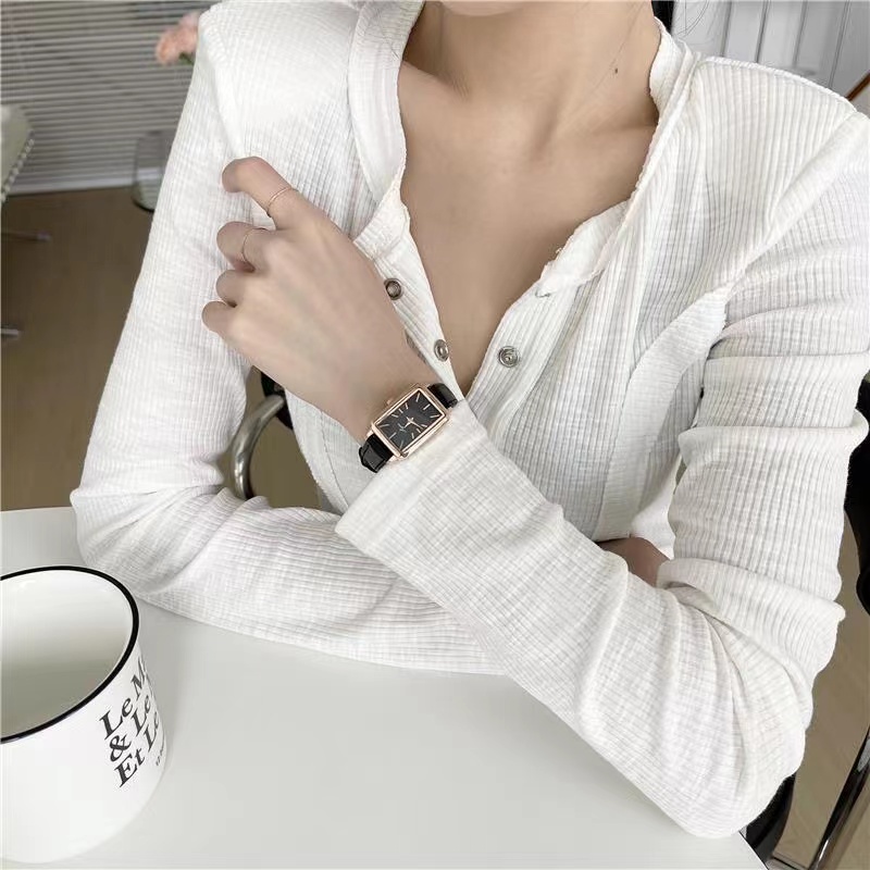 Đồng Hồ Đeo Tay Mặt Vuông Họa Tiết Vảy Cà Phê Đen Đơn Giản Phong Cách Hàn Quốc Dễ Phối Đồ Cho Nữ