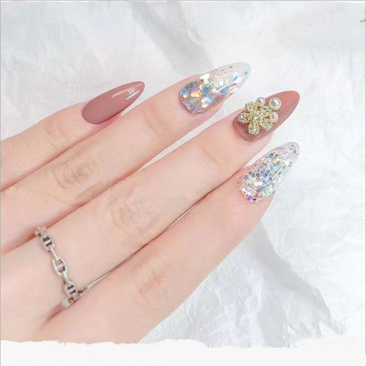 Hũ phụ kiện đính móng hình trái tim hologram xinh xắn