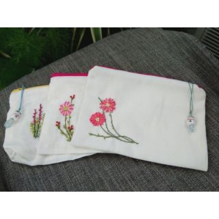 Ví vải linen thêu tay độc đáo