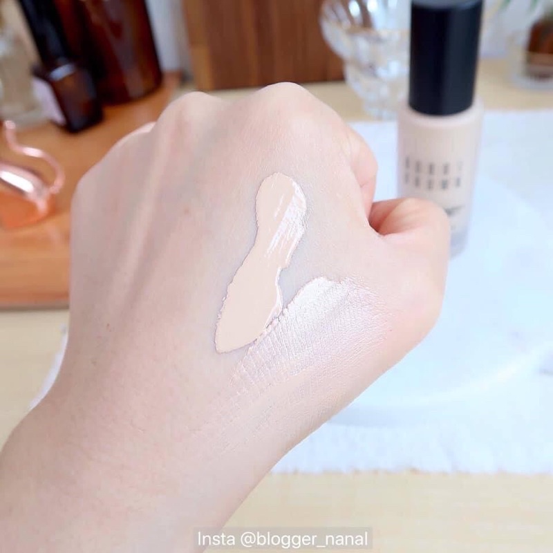 Kem nền Bobbi Brown Skin Long-wear Weightless Foundation SPF 15