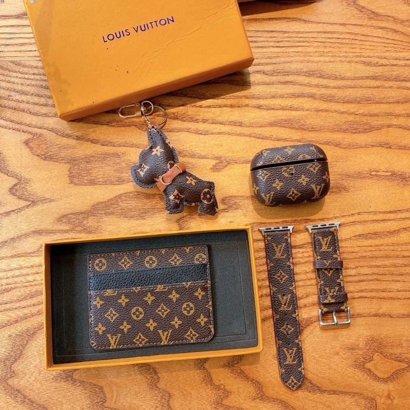 COMBO ỐP L V CHÓ THÊU , DÂY APLE WATCH BỌC AIRPOD MÓC KHOÁ VÍ