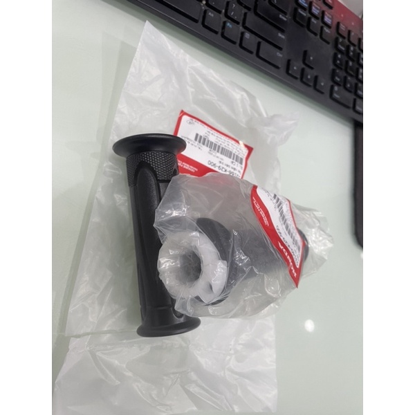 Tay nắm trái +Tay ga SH Mode,Air Blade màu nâu màu đen chính hãng Honda