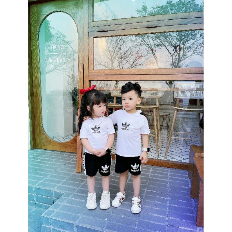 Set adidas hè trẻ em.
