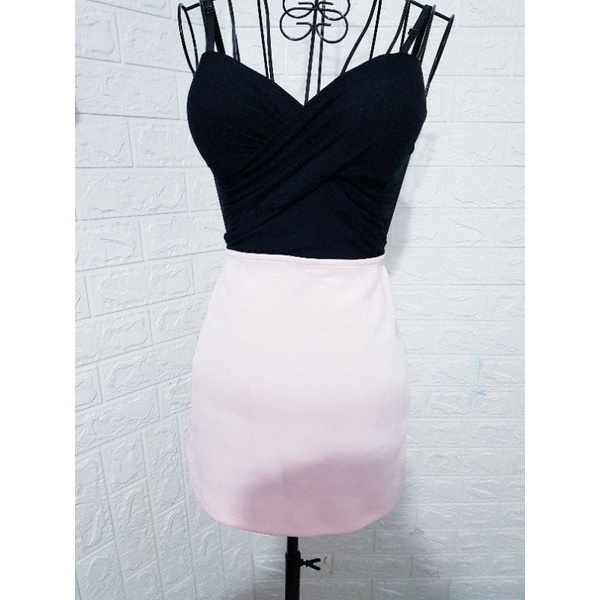Set croptop+chân váy f21