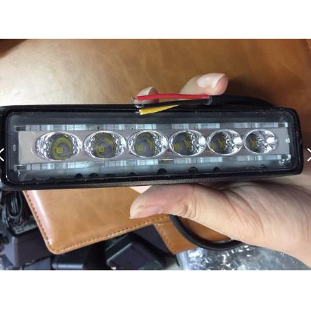 Đèn led 3 màu nhấp nháy đỏ,sanh dương,vàng  18w và 6 bóng