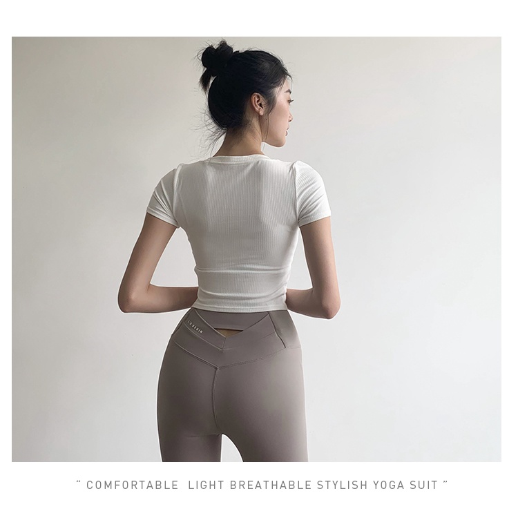 Áo thun thể thao có miếng đệm ngực dành cho nữ