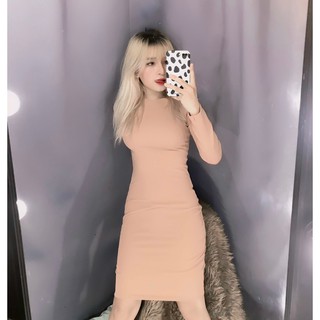Đầm ôm body tay dài trơn đính hat vai xinh xinh , chất thun bozip mềm mịn co giãn
