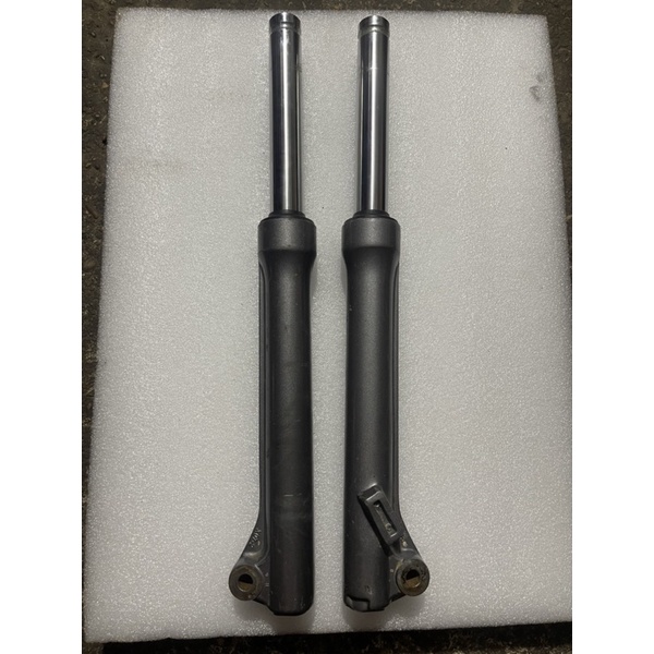 Thụt trước phanh cơ xe Sirius 110cm của Yamaha